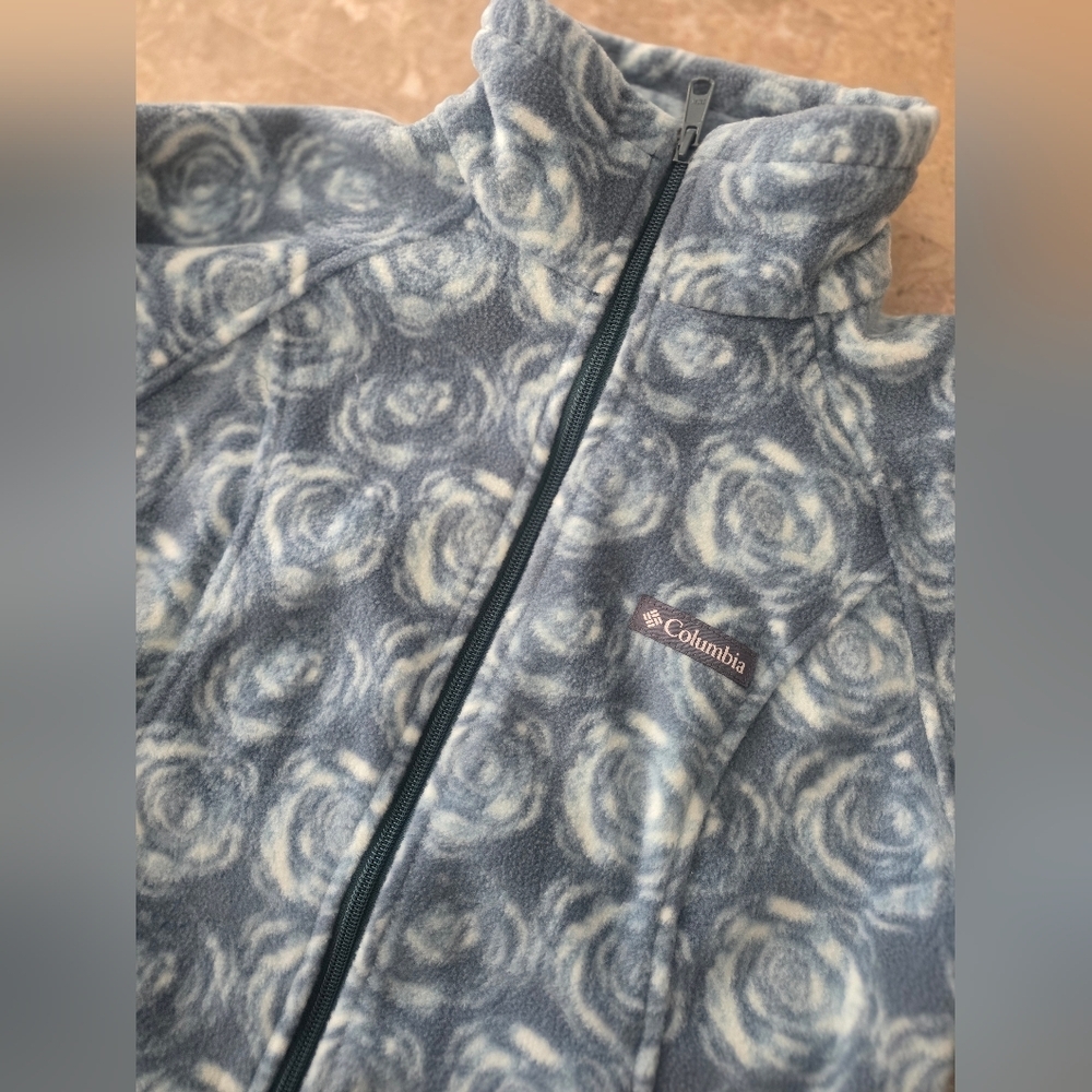 Columbia Zip Up Fleece Blue Roses Sz Small NWT - Picture 3 of 3
